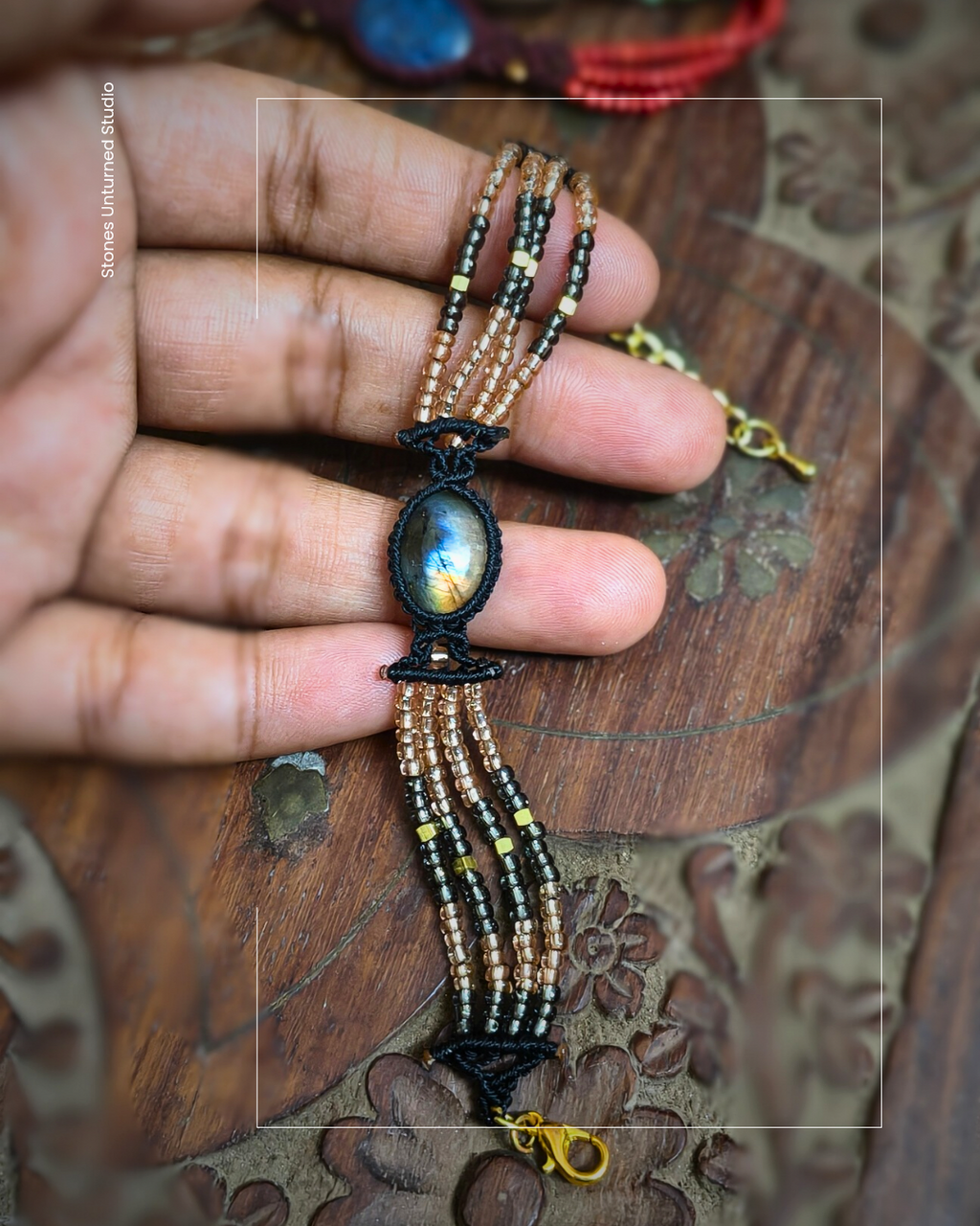 Elegant labradorite bracelet suitable for events and everyday wear.