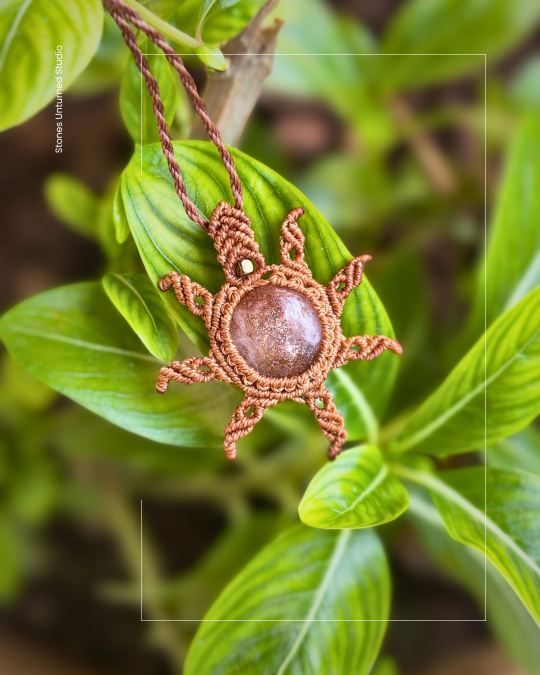 Sun-shaped pendant with natural sunstone and handmade macrame sunrays